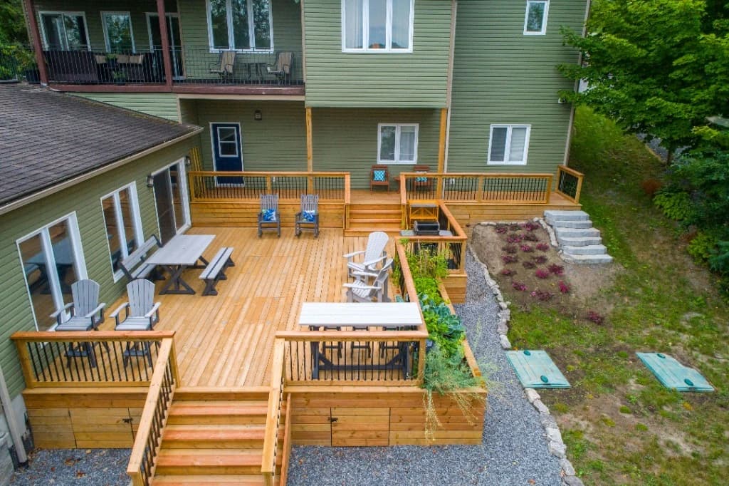 Deck and patio pressure washing in North Vancouver